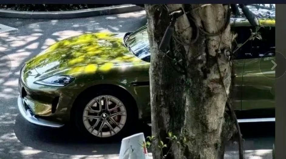 【尚界Z7玫红色实车曝光，官宣：全系标配华为巨鲸电池、途灵平台及乾崑智驾】尚界Z