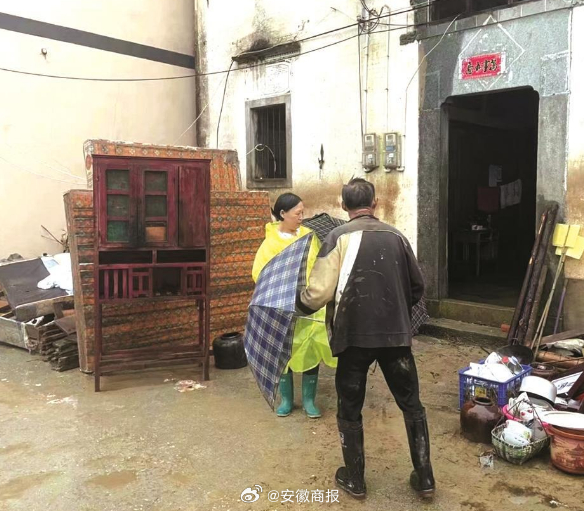 #抗洪一线的凡人歌#【家里需要我们,再远也要回家】 叫上丈夫和儿子,从杭州买了1