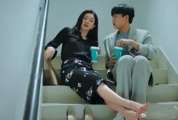 江疏影的美，把彭昱畅迷晕了吧！ ​​​