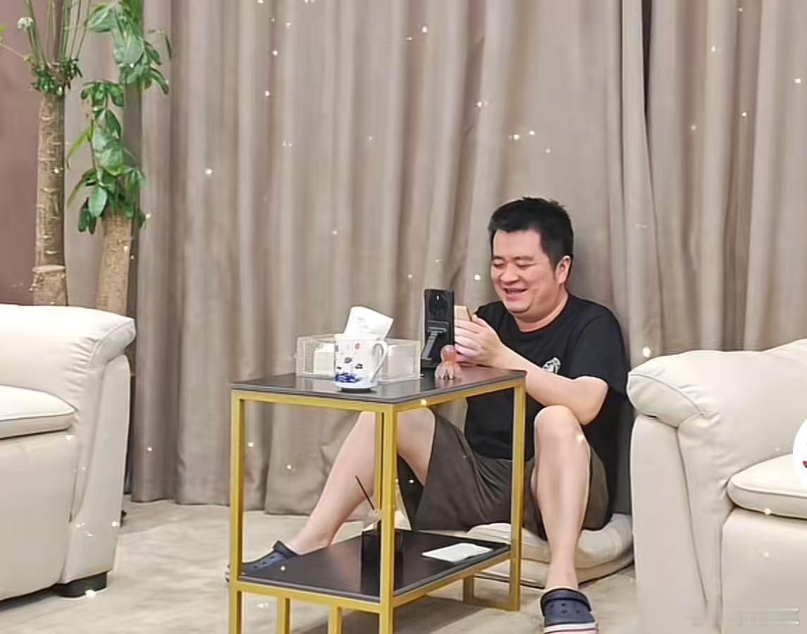 我的20252025年，我做了595场公益直播，总时长878个小时，相当于连续3