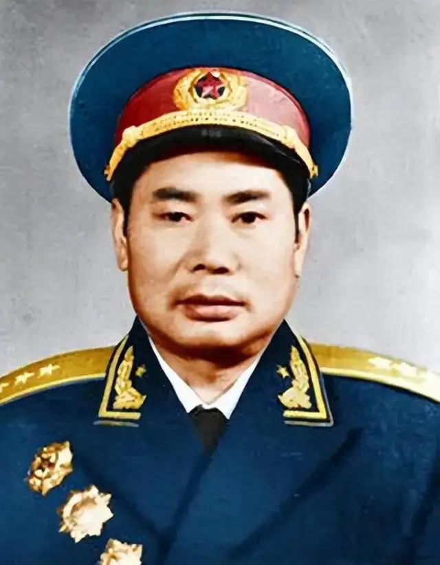 杨得志上将  难忘的教训


这件事写在杨得志回忆录《横戈马上》里面一篇叫《难忘