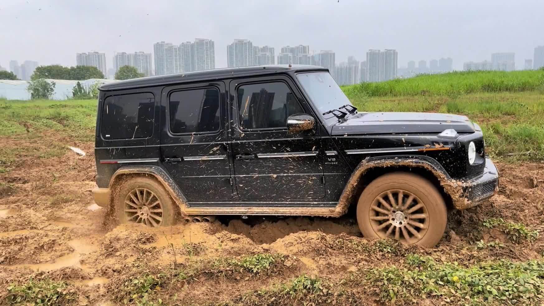 沾满泥浆才是真正的越野。车评精选汽车评价汽场全开懂车老王