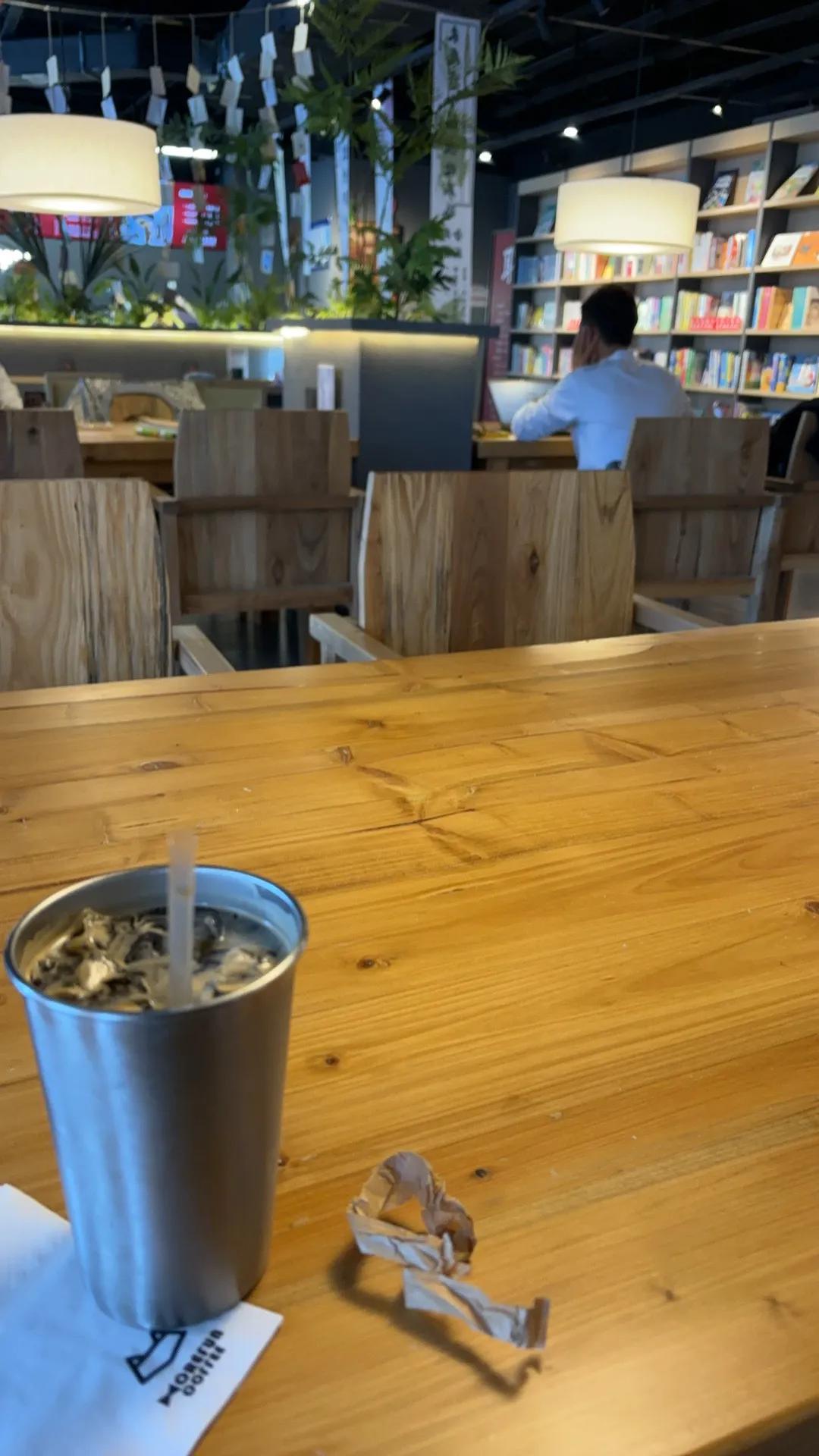 读书记不住是因为你没读懂。我现在读书的速度越来越慢了。如果发现一本书很有价值，我