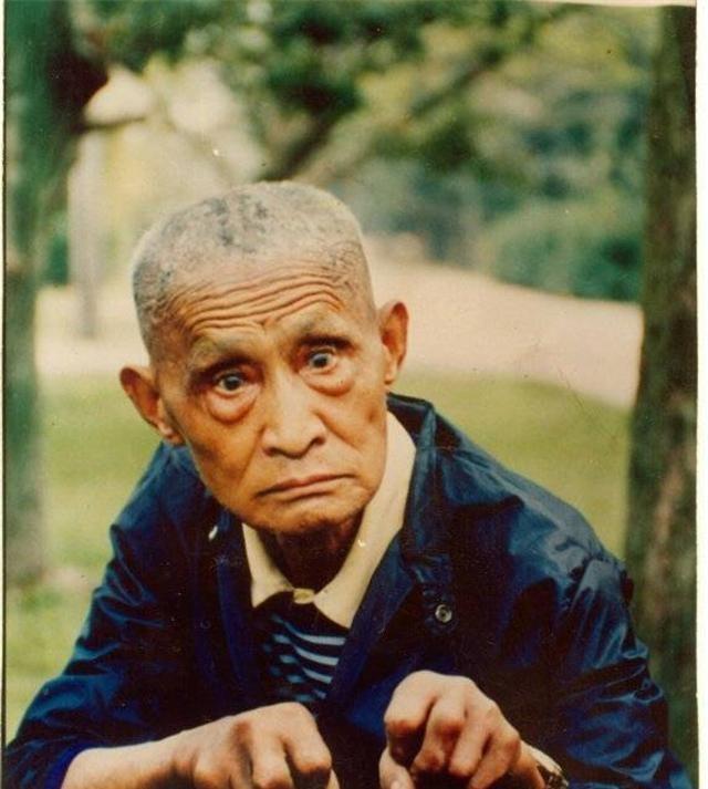 自然门宗师万籁声，既精通文学又武艺超群，年仅二十五岁便荣膺少将军衔，传奇人生令人