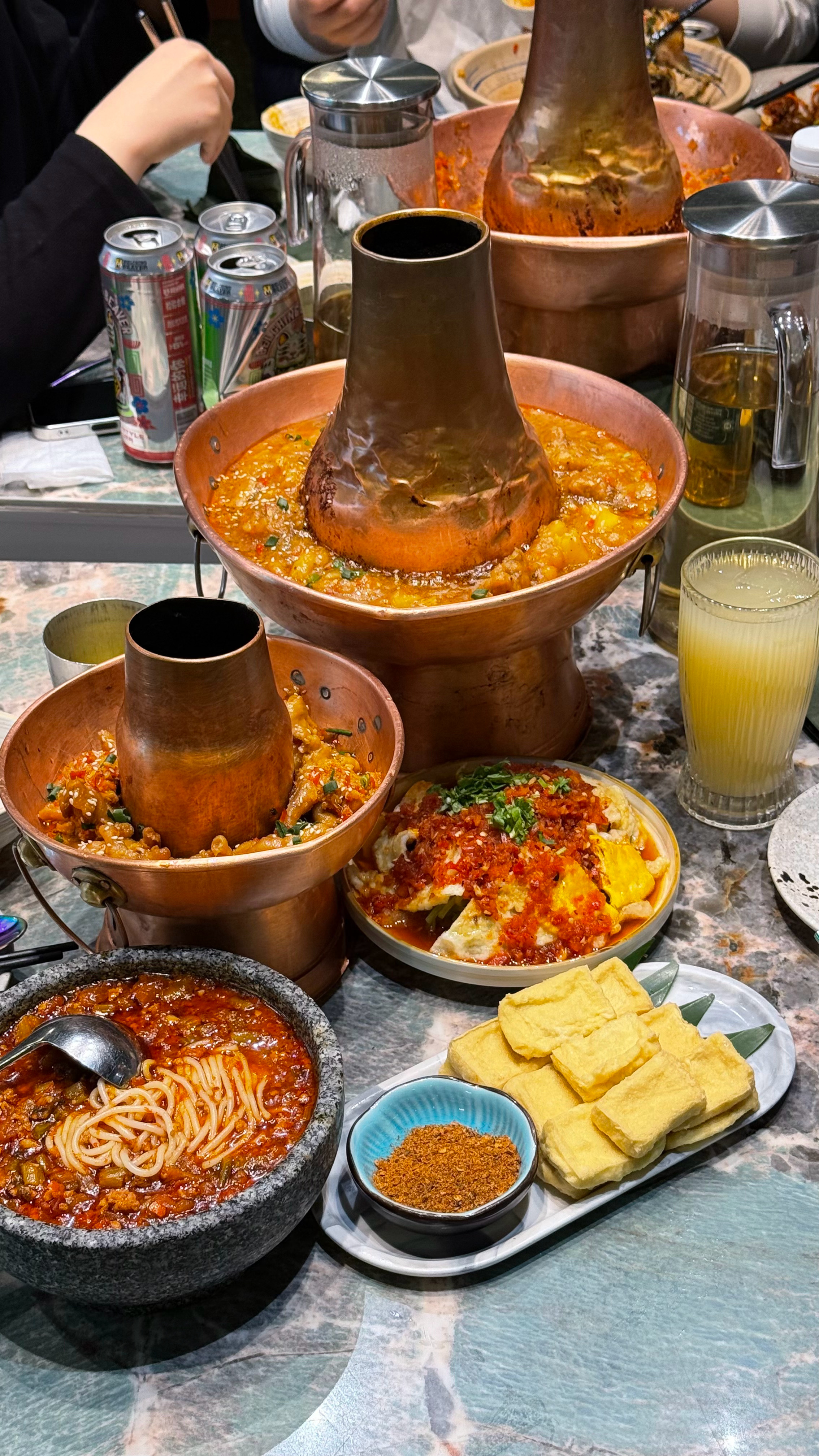 火烧云给到一个夯的原因是  排队三个小时 北京·浩海火烧云傣家菜(京广店)