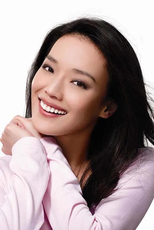 演员，舒淇说，第一年我在香港拍戏，回到家里的时候，我妈妈在被我奶奶骂，就说你怎么