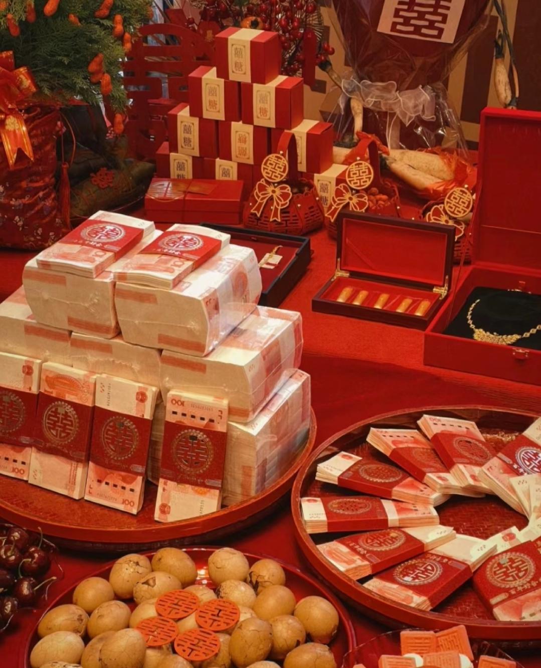 结婚5年没办婚礼，丈夫突然拿出的视频，妻子看完哭到说不出话
 
结婚5年，我们没