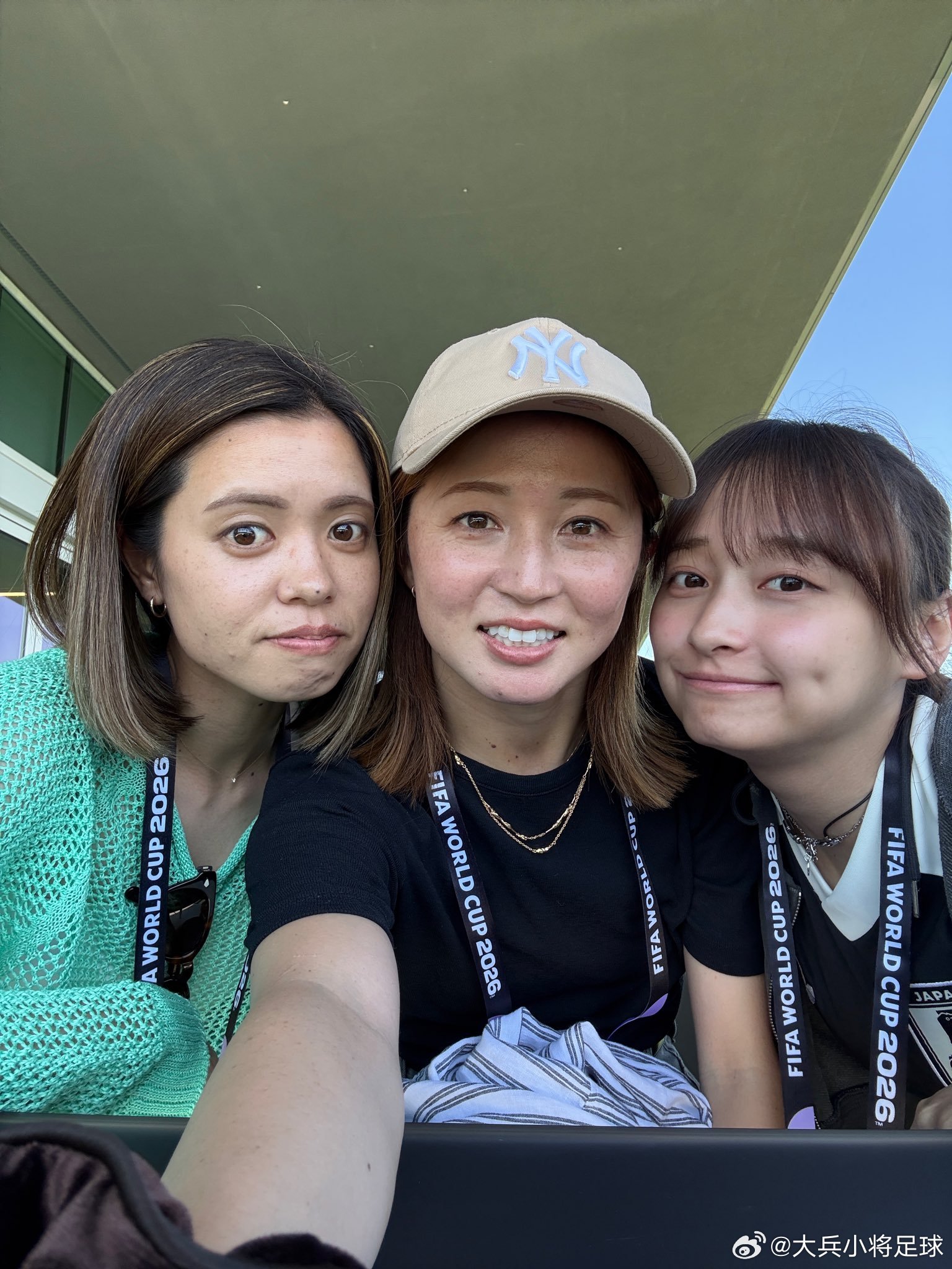 NadeshikoJapan  影山指导与她俩姐姐相遇在米国，并期待明年在巴西女