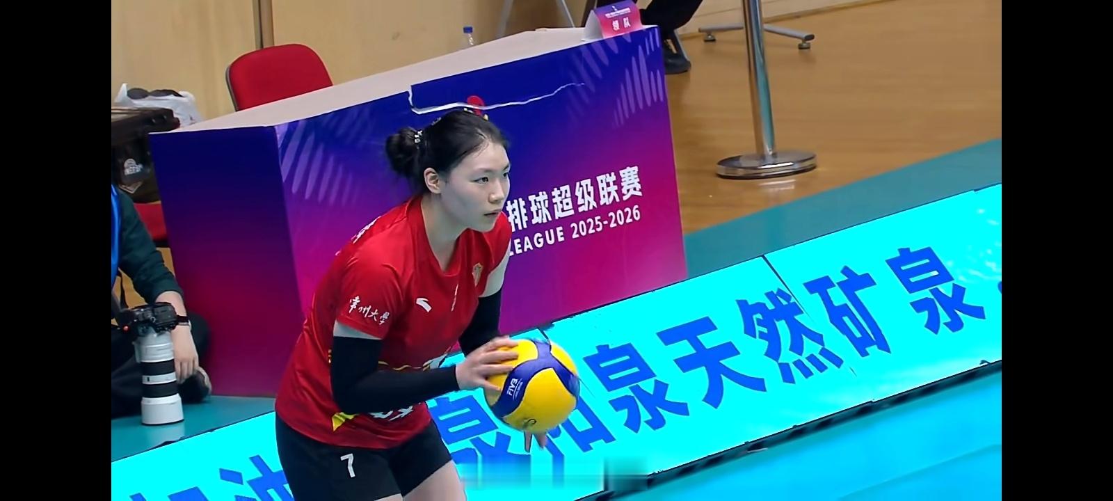 前两局25比17、25比19结束后，我想着第三局不会是25比21吧，还真的被我猜