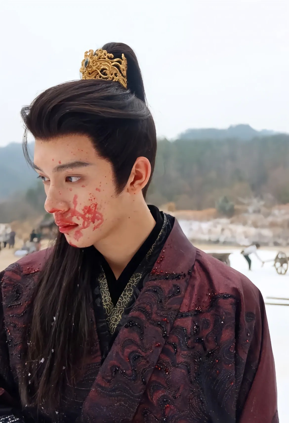 随元青又上线了随元青复活了哦莫，这个随元青血条是真厚啊！先是坠崖后被救活，被齐旻