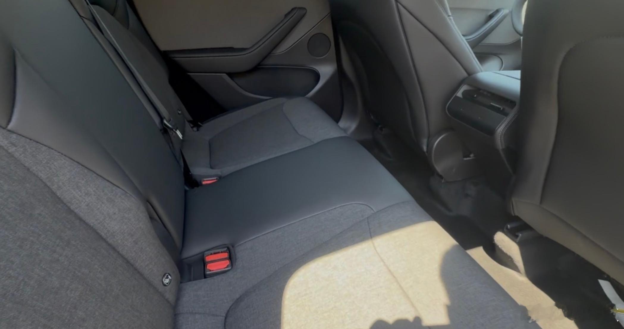 车圈新闻速报：标准版Model Y可能在中国正式上架开卖。 