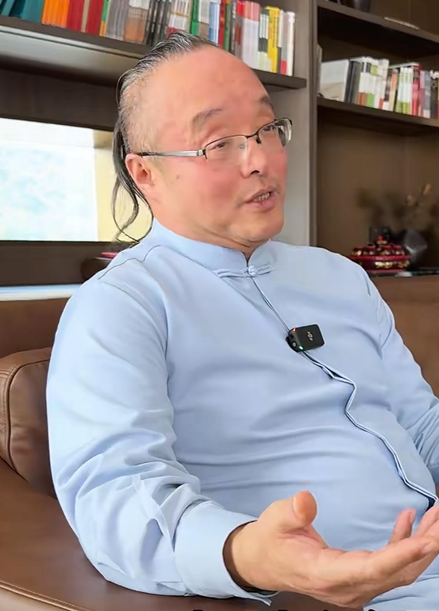 8月8日，百果园董事长余惠勇发视频回应水果贵：我们绝不在品质上让步。

余惠勇认