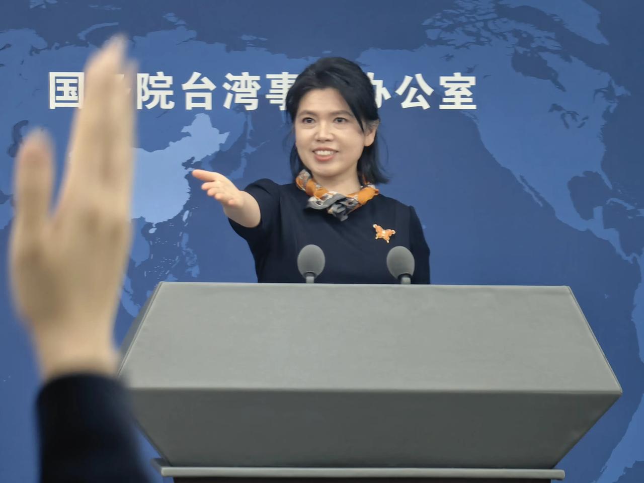9月16日，国台办例行发布会现场，有记者把台陆委会副主委梁文杰十天前的一番话递到