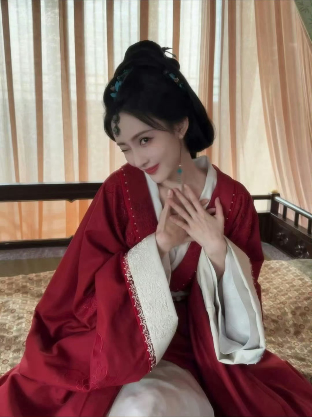 孟子义金宣虎wink  孟子义拍了金宣虎wink！又美又可爱，明媚一夏[爱你][