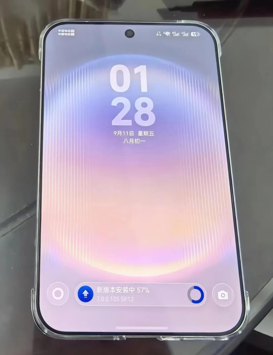 华为阔直板把友商逼到墙角了
华为阔直板卖爆的事都知道了，真是一机难求。其实华为还
