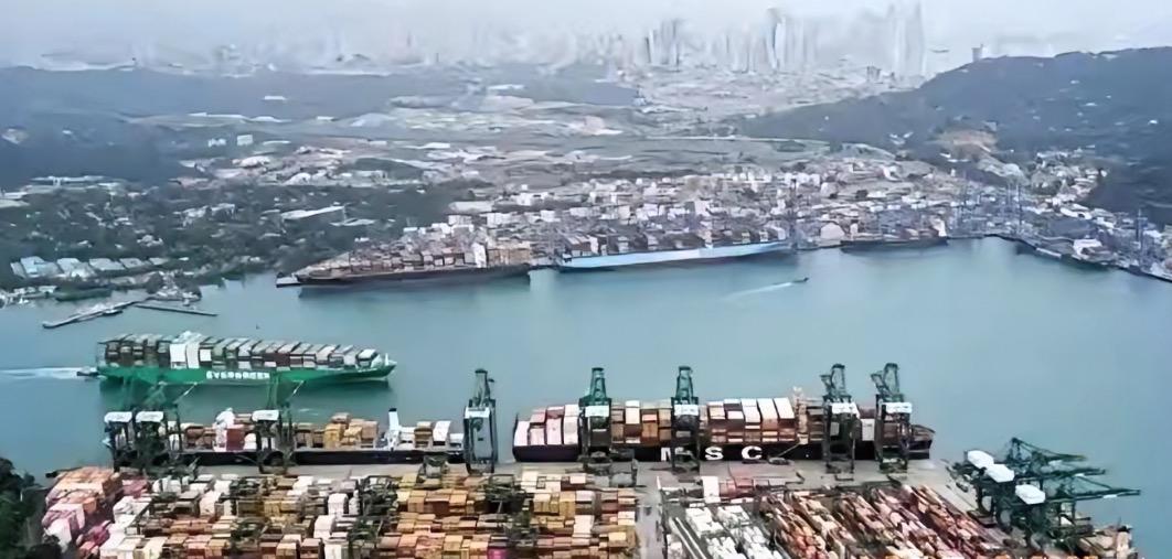 贝莱德财团宣布退出！12月24日，贝莱德退出以228亿美元收购长和集团全球43个