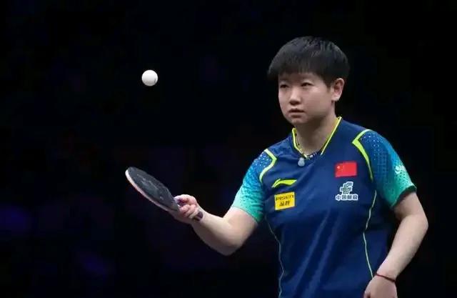 孙颖莎强势夺冠！4-1击败蒯曼，再夺新加坡大满贯女单冠军 
今晚，WTT新加坡大