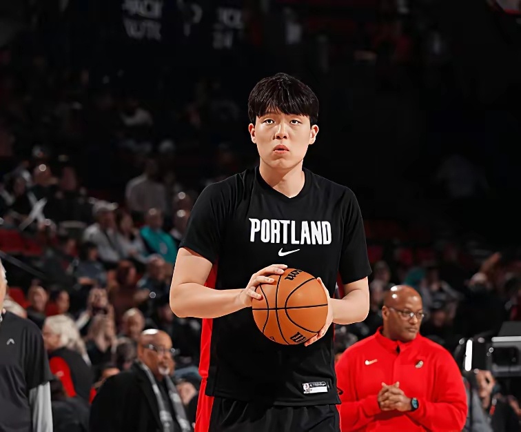 斯普利特你离谱啊！杨瀚森又遭DNP，乐福等人低效全有出场……开拓者公式输球