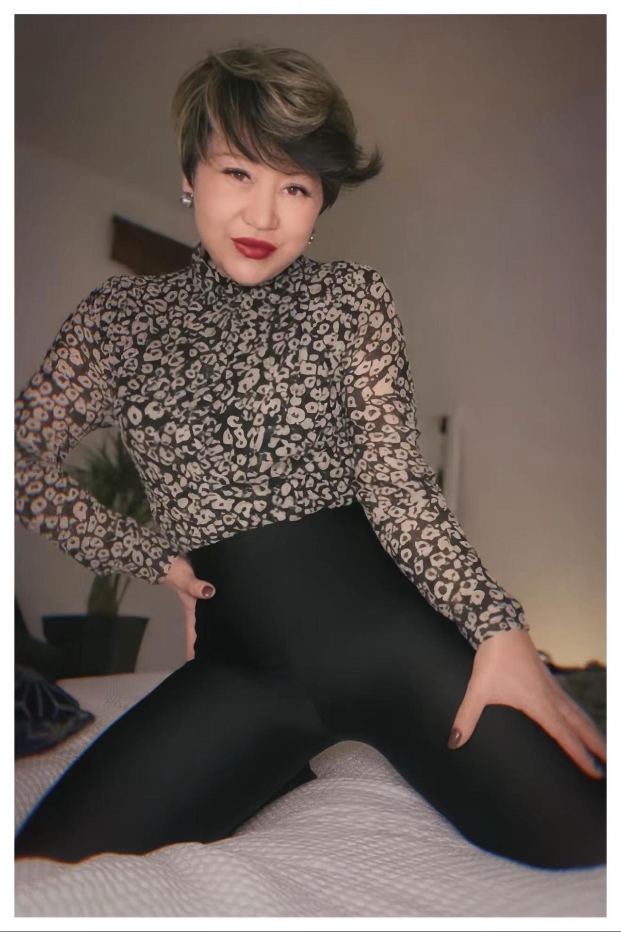 50岁依然保持好状态 中年女人穿搭 减龄穿搭