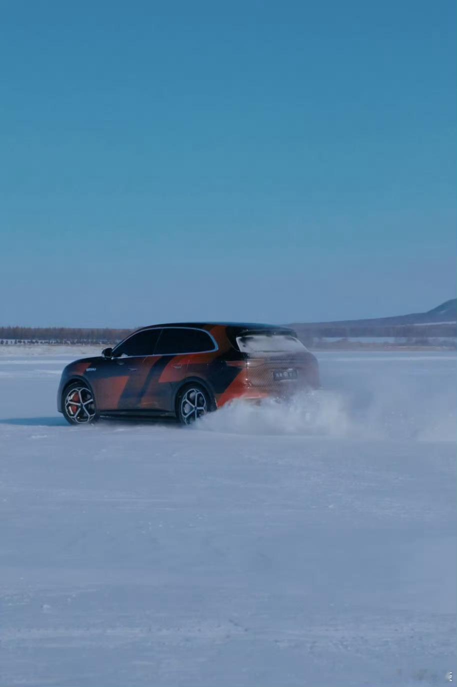 问界M6或将成为下一个爆款问界M6冰雪测试路透，依旧延续家族化设计语言，但又同时