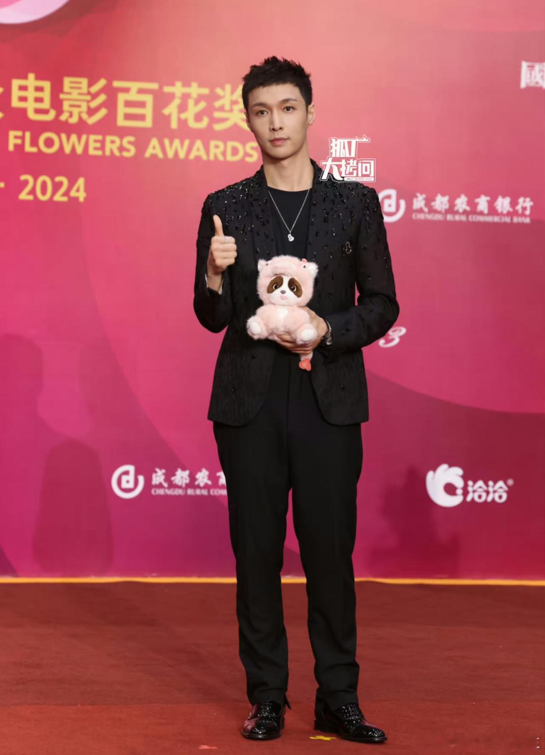 恭喜张艺兴百花奖提名[打call][打call][打call]未来可期前行不止，