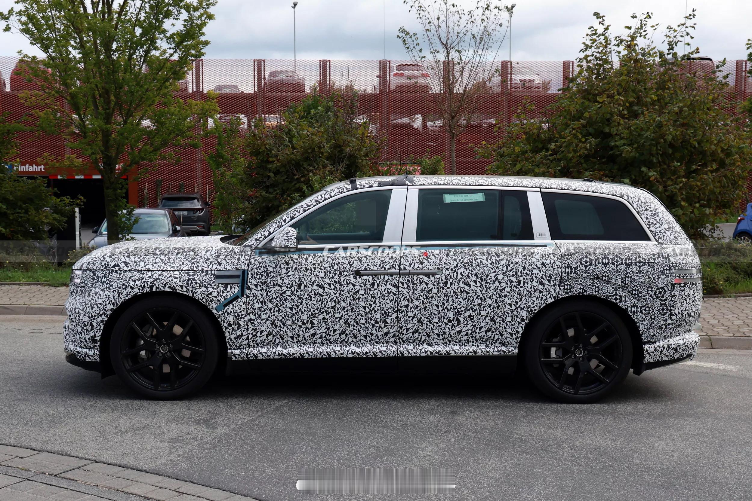 南阳揽胜的对开门马甲 