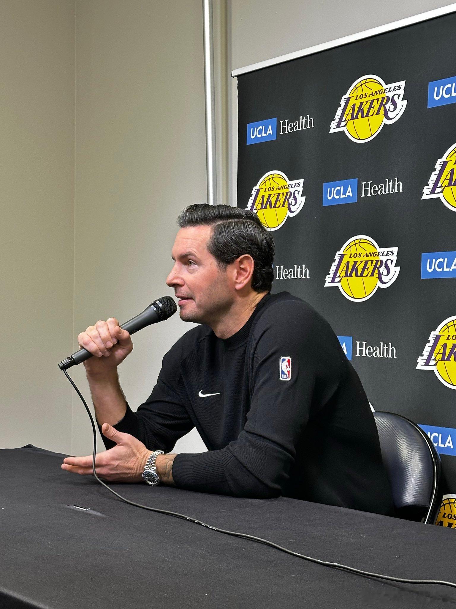 JJ·雷迪克谈到执教让他变老：“我是说，我刚开始这份工作时就已经有不少白头发了，