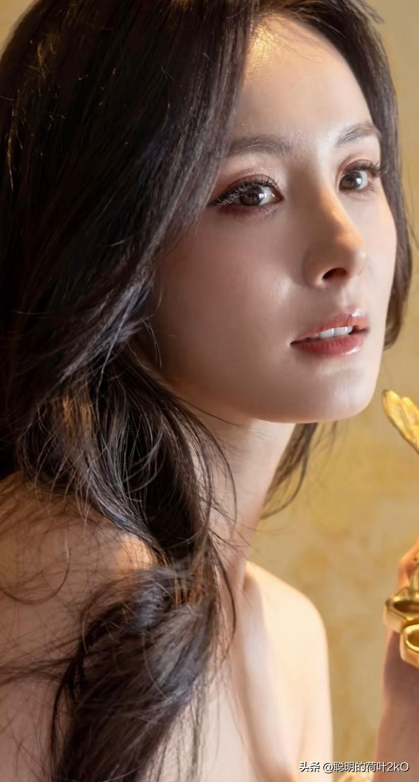 杨幂：是谁的颜，美到失语