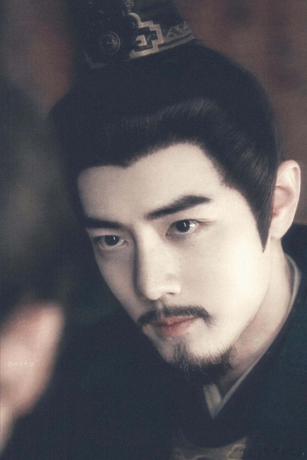 肖战从新晋状元演到内阁首辅，从中正无邪演到权倾朝野。 