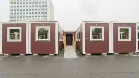 日本真是绝了，亚运会给运动员安排的住宿标准，居然是集中箱房，进入到房间中，运动员