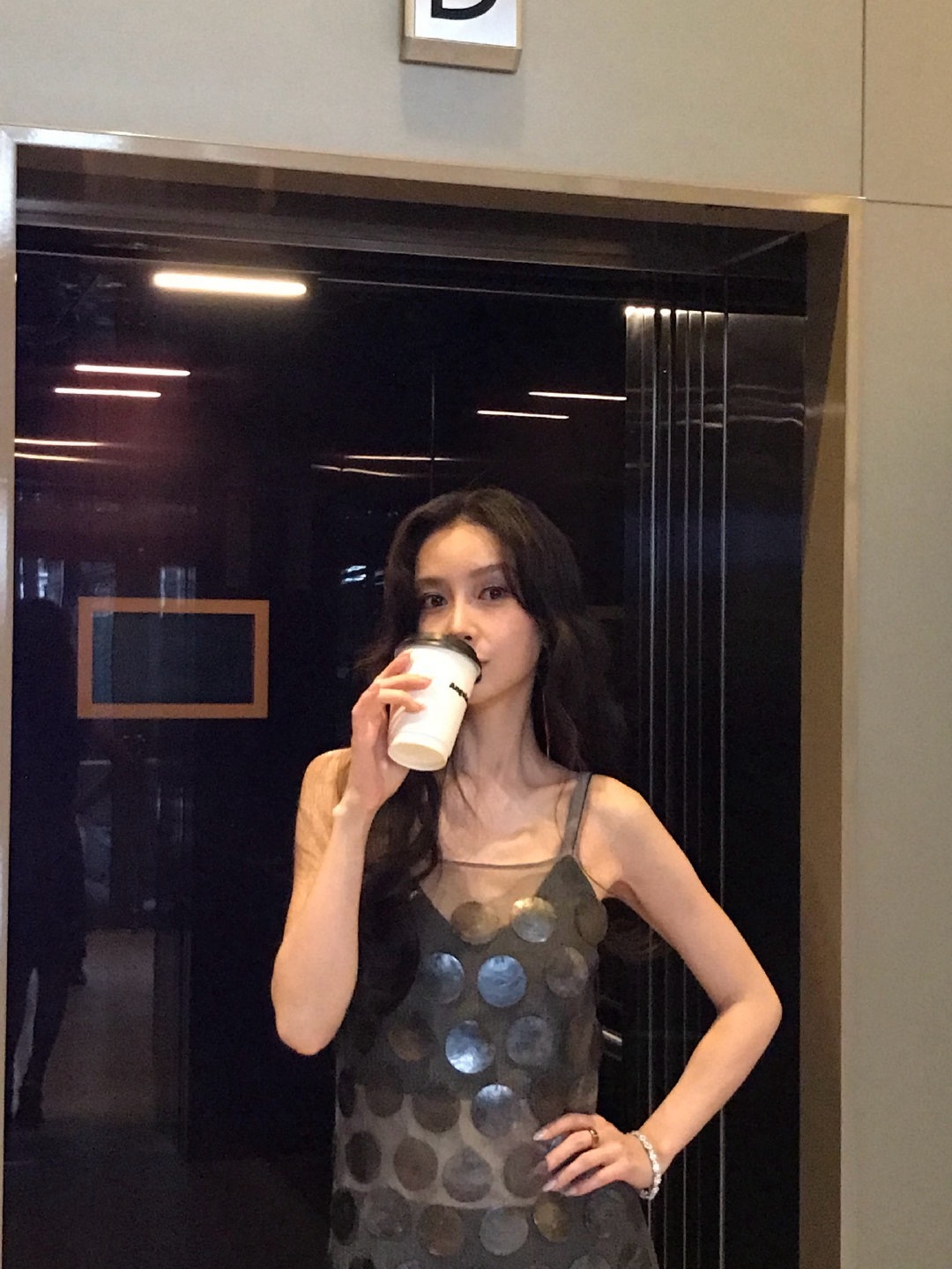 裸色系有一个好处就是很chill，今天状态很松弛，希望正式图给力💪 ​​​