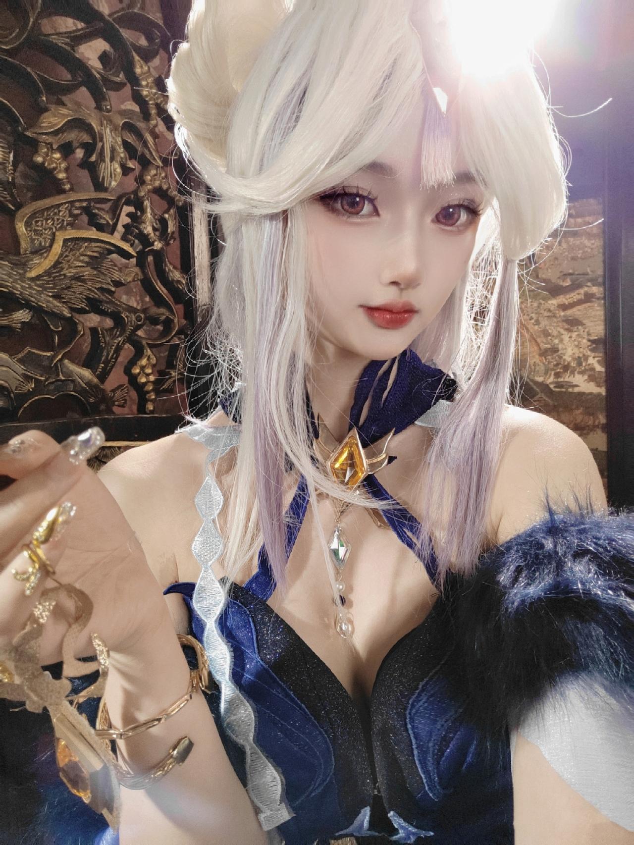 柔和的凝光，脂做的一样滑腻腻！