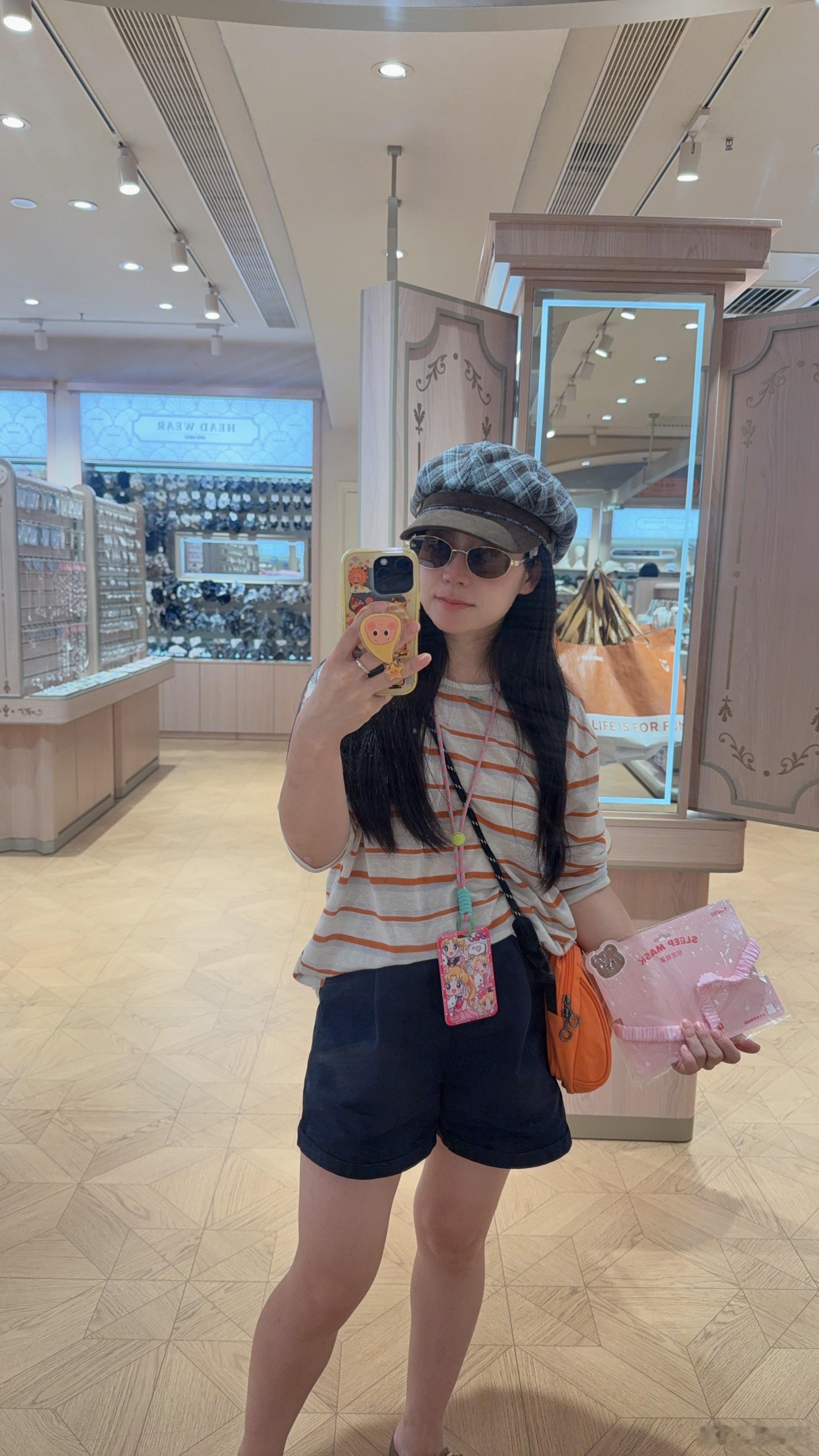 买了新帽子✌️ ​​​