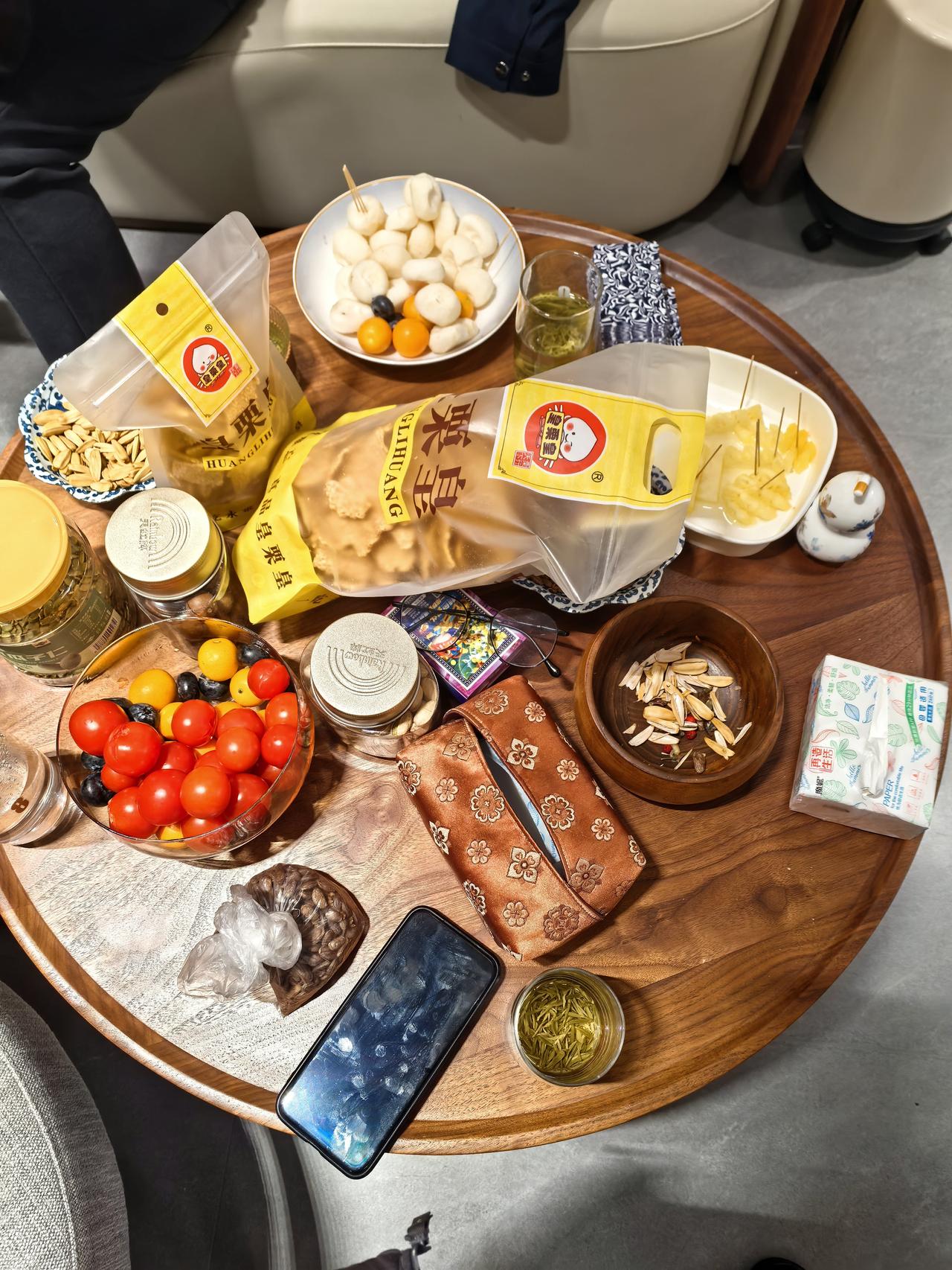 春日生活打卡季这一桌子的零食吃完，得涨几斤肉！[捂脸][捂脸]