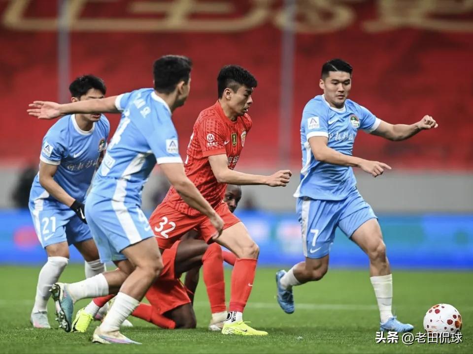 中超首轮大冷门--上海海港开门黑…中超首轮爆出大冷门，卫冕冠军上海海港在主场1：