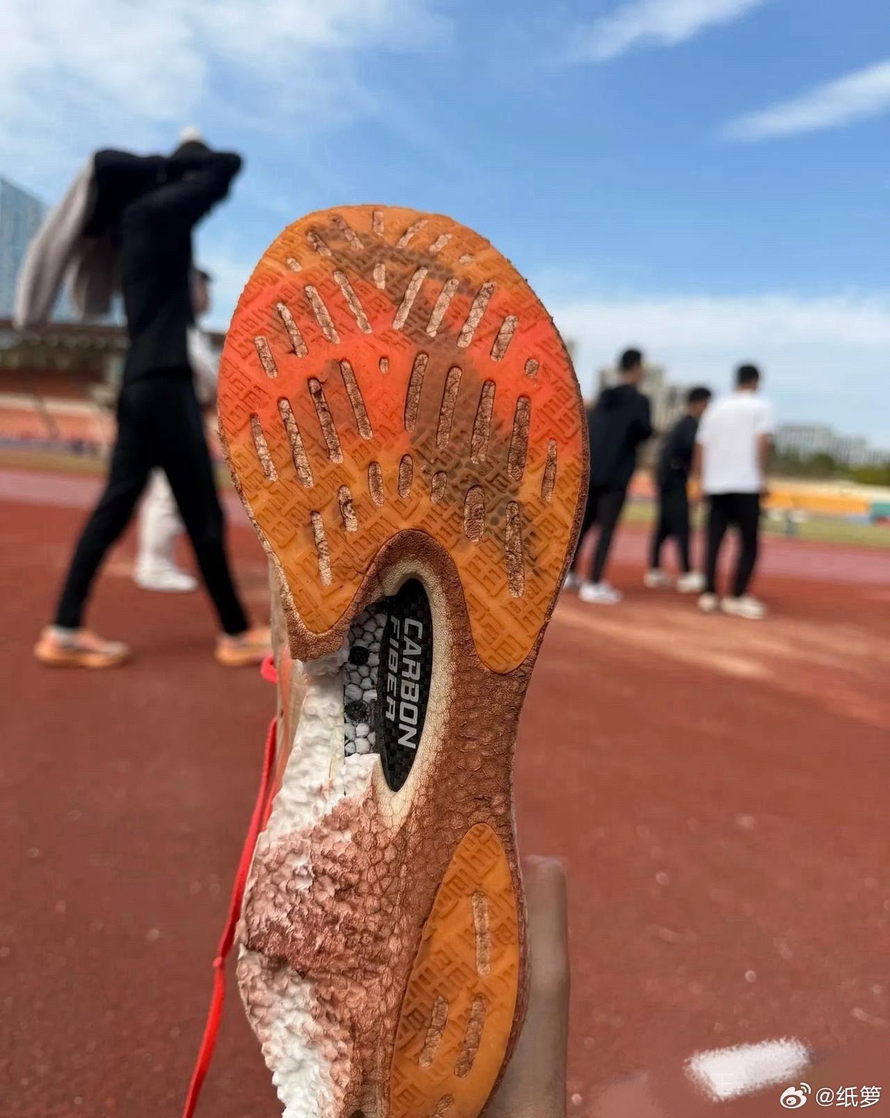网友买的李宁鞋子，据说是高科技 