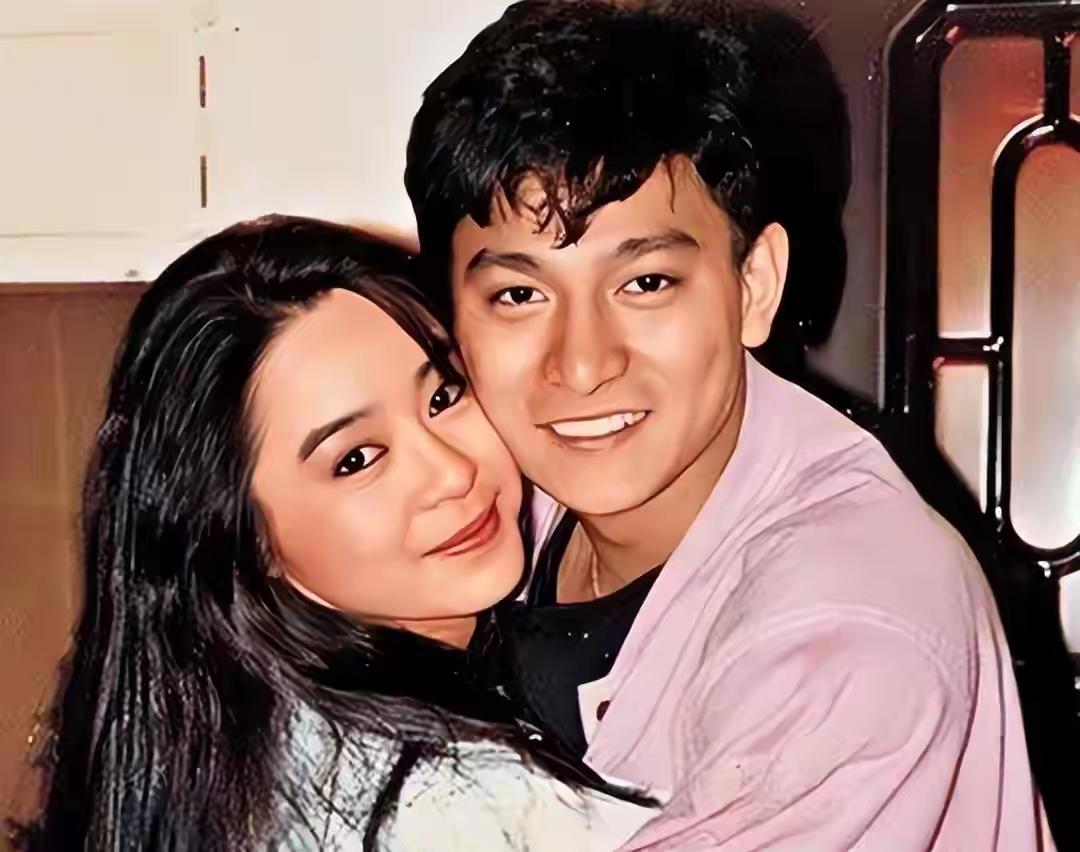 1983年，22岁的刘德华赴台拍戏，结识18岁的琼瑶女郎喻可欣，两人相见恨晚一见