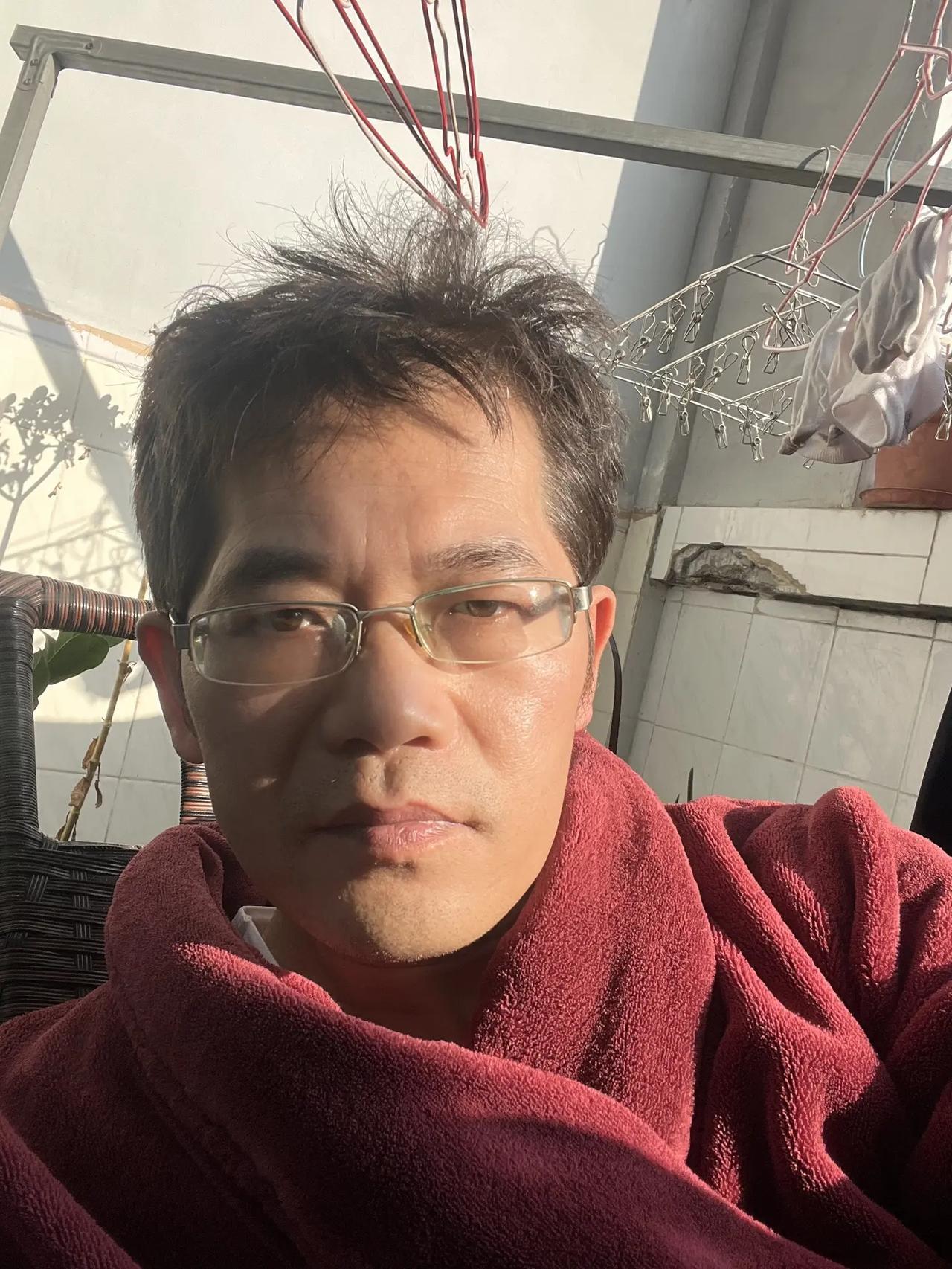 阳台晒太阳，听歌 日常vlog记录 感悟人生 记录日常生活点滴 日常自拍