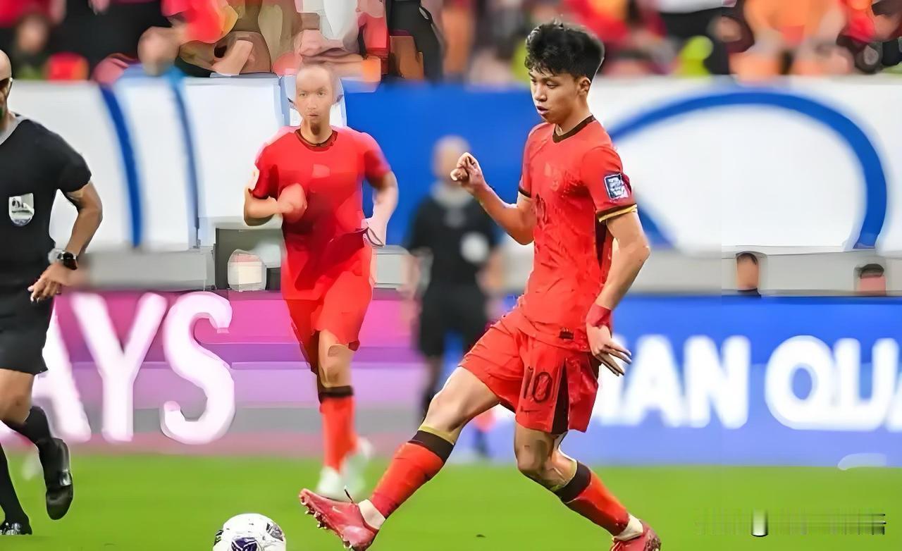 这届东亚杯，咱就别惦记冠军了，真没戏。更实在的目标是拼下中国香港，别垫底，或者干