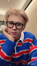 何浩楠素颜直播 哇塞，何浩楠素颜直播太圈粉啦👏！没有精致妆容的加持，他依旧帅气