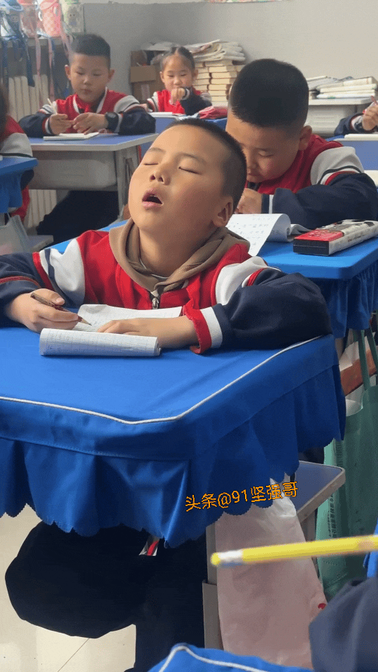 阁下就是特困生吧？