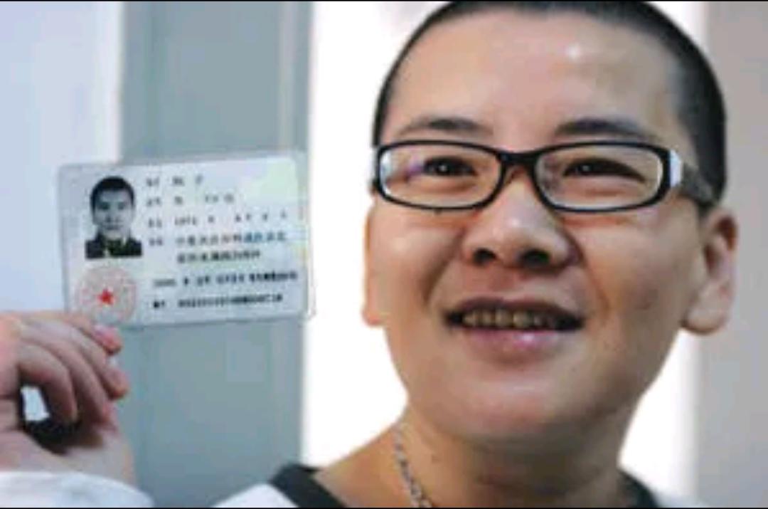 咬牙换掉女儿身！2005年，宁夏耿兰俊完成国内首例公开女变男手术，术后他改名耿子