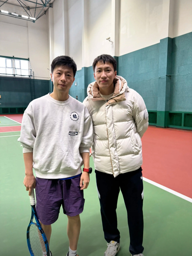 马龙去打网球了 啊啊啊啊马龙去打网球啦！！！！！！！！！天津女子网球队体能教练张