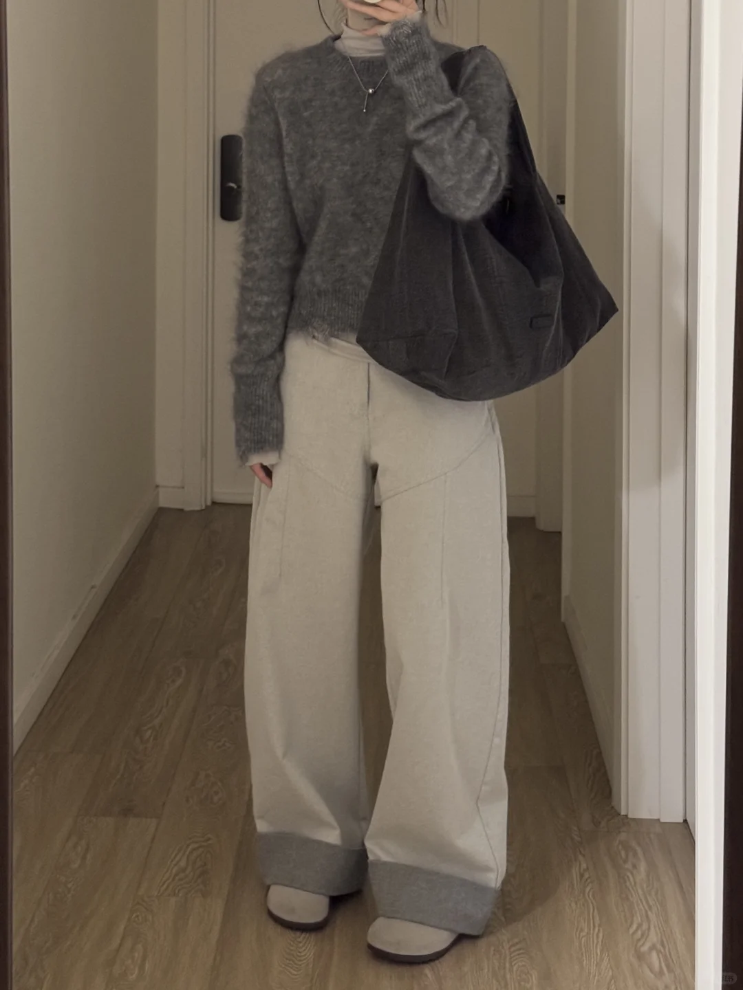 好秋冬韩系简约灰毛衣叠穿灰卷边裤🪙