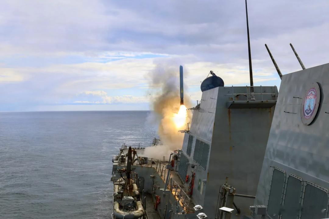 霍尔木兹，中国根本不怕封！谢谢美国，你们是全球最便宜的承包商。这话不是段子，是伊