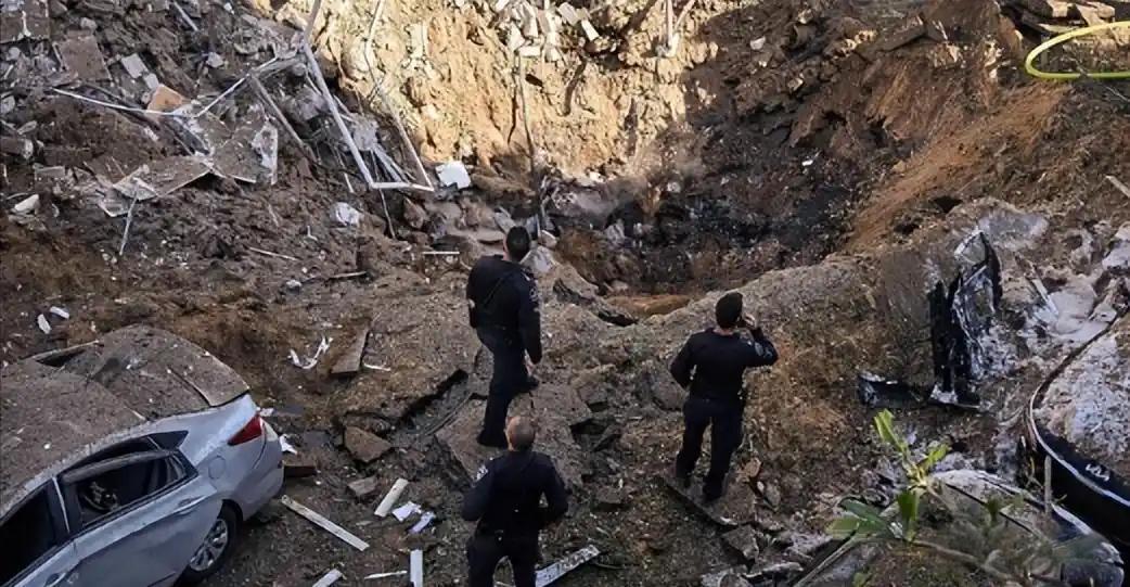 以色列这次是真的怕了！不是怕哪颗导弹砸下来，而是突然惊醒：再这么打下去，自己真可