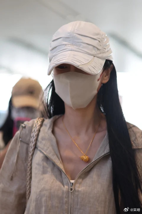 Angelababy上海出发Angelababy上海出发！好久没看到姐姐机场图了