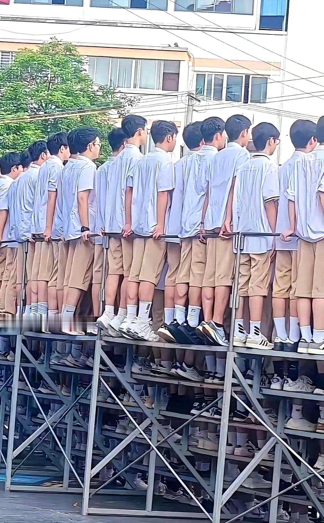 看细节，学校还是很用心的。 ​​​