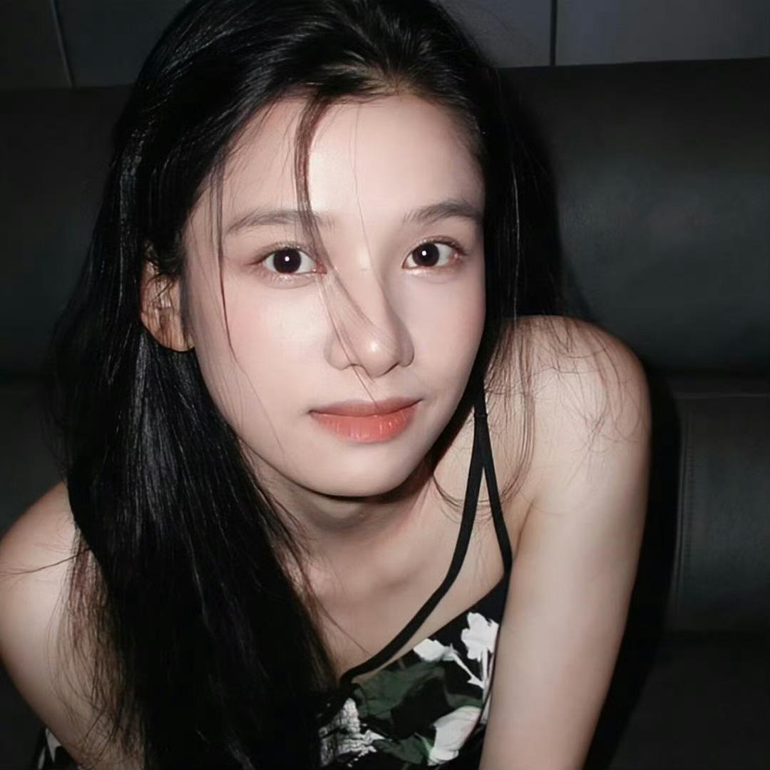 你会越来越好的，也会获得更好的，因为你值得。👀↓评论区 是我对张婧仪的支持 做