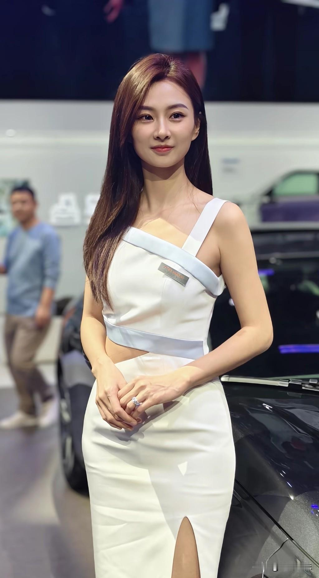 女生怎么穿搭会看上去很优雅